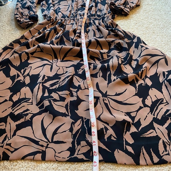 Dress, Sheer Flower w/Shoulder Pads - Picture 9 of 9